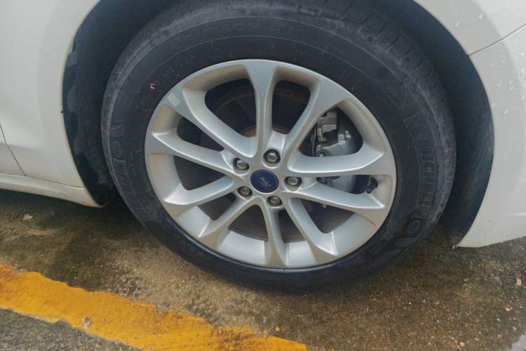 Used Ford Mondeo 2020 EcoBoost 180 Stylish Model Right Front Wheel Hub