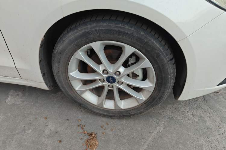 Used Ford Mondeo 2020 EcoBoost 180 Stylish Model Right Front Wheel Hub