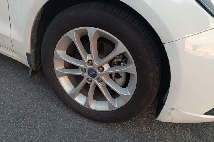 Used Ford Mondeo 2020 EcoBoost 180 Stylish Model Right Front Wheel Hub