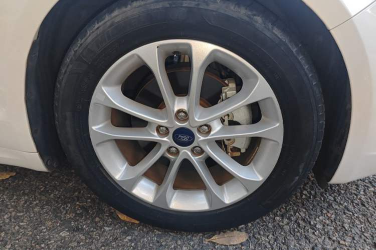 Used Ford Mondeo 2020 EcoBoost 180 Stylish Model Right Front Wheel Hub