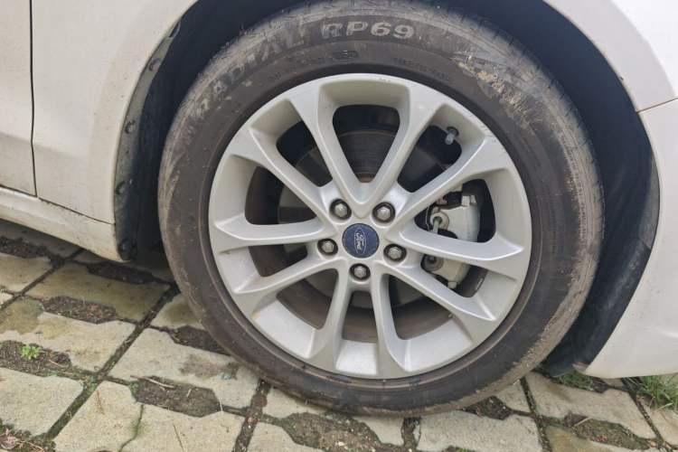 Used Ford Mondeo 2020 EcoBoost 180 Stylish Model Right Front Wheel Hub
