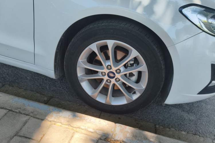 Used Ford Mondeo 2020 EcoBoost 180 Stylish Model Right Front Wheel Hub