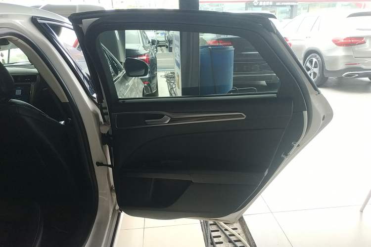 Used Ford Mondeo 2020 EcoBoost 180 Stylish Model Right Rear Door Interior