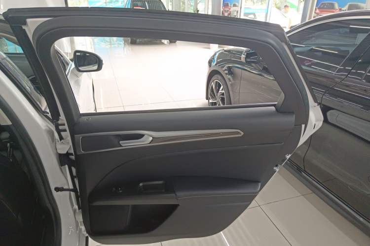 Used Ford Mondeo 2020 EcoBoost 180 Stylish Model Right Rear Door Interior