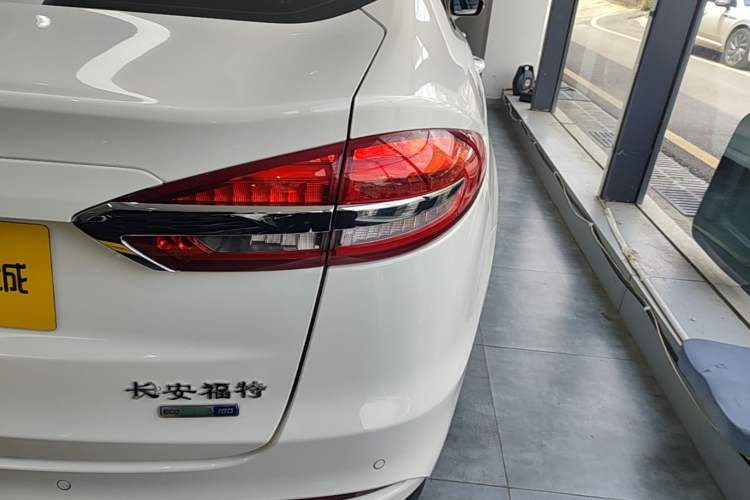 Used Ford Mondeo 2020 EcoBoost 180 Stylish Model Right Rear Taillight
