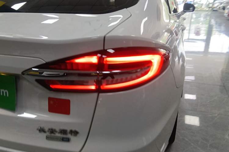 Used Ford Mondeo 2020 EcoBoost 180 Stylish Model Right Rear Taillight