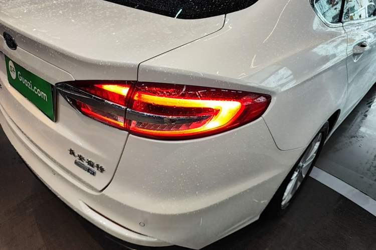 Used Ford Mondeo 2020 EcoBoost 180 Stylish Model Right Rear Taillight