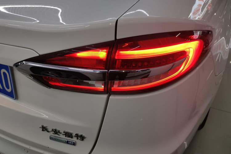Used Ford Mondeo 2020 EcoBoost 180 Stylish Model Right Rear Taillight