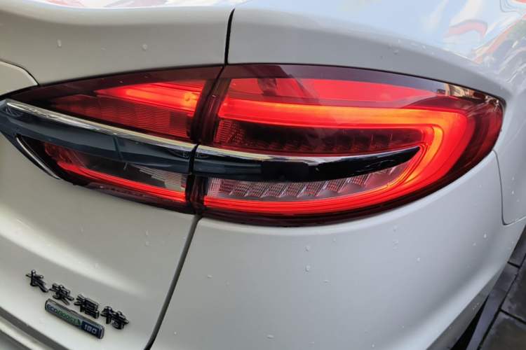 Used Ford Mondeo 2020 EcoBoost 180 Stylish Model Right Rear Taillight