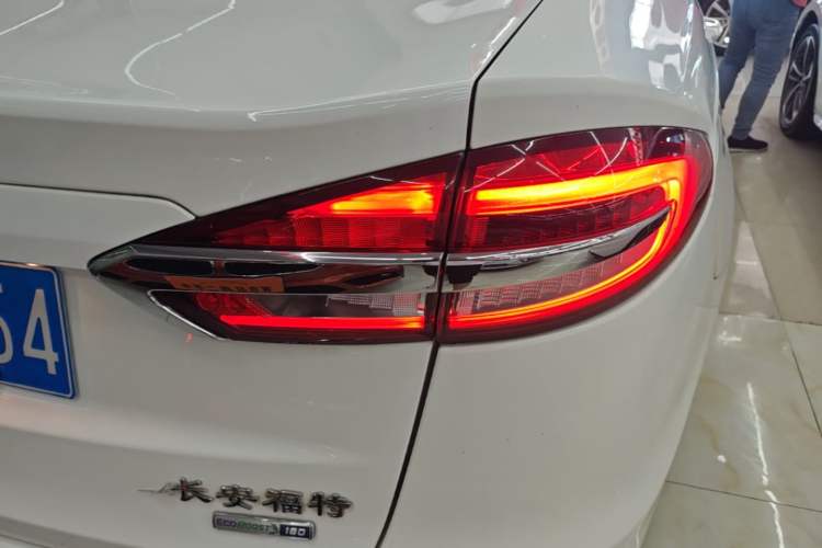 Used Ford Mondeo 2020 EcoBoost 180 Stylish Model Right Rear Taillight