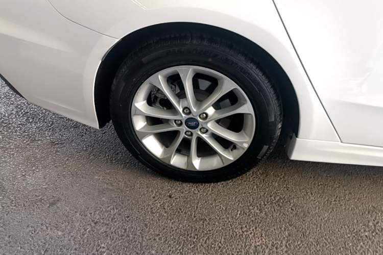 Used Ford Mondeo 2020 EcoBoost 180 Stylish Model Right Rear Wheel Hub