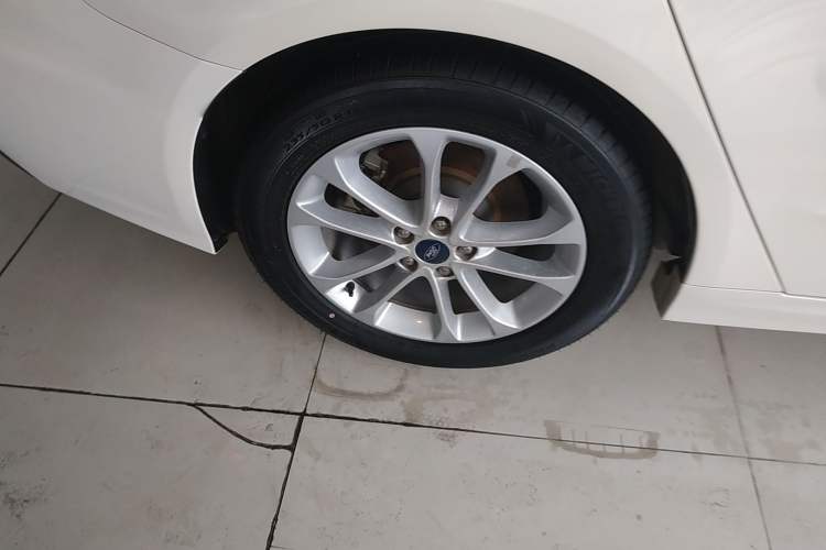 Used Ford Mondeo 2020 EcoBoost 180 Stylish Model Right Rear Wheel Hub