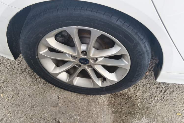 Used Ford Mondeo 2020 EcoBoost 180 Stylish Model Right Rear Wheel Hub
