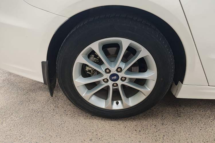 Used Ford Mondeo 2020 EcoBoost 180 Stylish Model Right Rear Wheel Hub