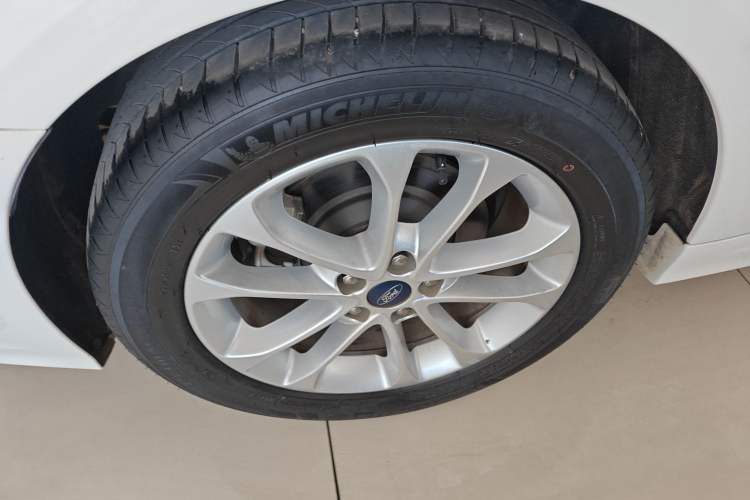 Used Ford Mondeo 2020 EcoBoost 180 Stylish Model Right Rear Wheel Hub