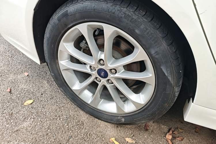 Used Ford Mondeo 2020 EcoBoost 180 Stylish Model Right Rear Wheel Hub
