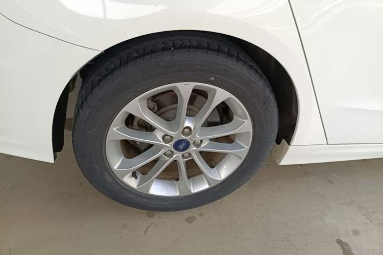 Used Ford Mondeo 2020 EcoBoost 180 Stylish Model Right Rear Wheel Hub