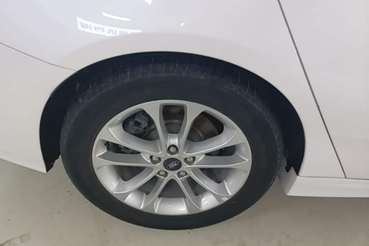 Used Ford Mondeo 2020 EcoBoost 180 Stylish Model Right Rear Wheel Hub