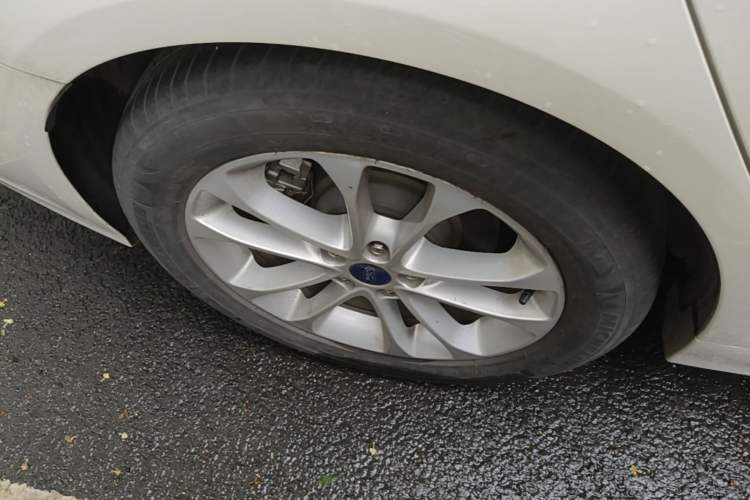 Used Ford Mondeo 2020 EcoBoost 180 Stylish Model Right Rear Wheel Hub