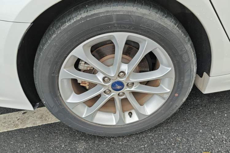 Used Ford Mondeo 2020 EcoBoost 180 Stylish Model Right Rear Wheel Hub