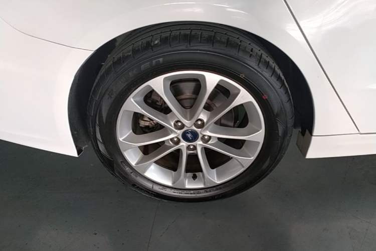 Used Ford Mondeo 2020 EcoBoost 180 Stylish Model Right Rear Wheel Hub