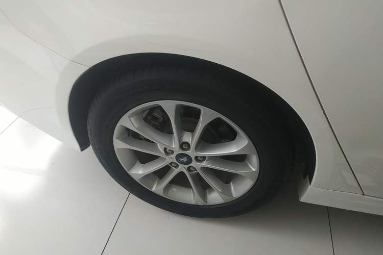 Used Ford Mondeo 2020 EcoBoost 180 Stylish Model Right Rear Wheel Hub