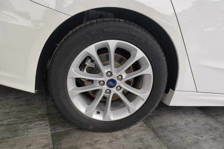 Used Ford Mondeo 2020 EcoBoost 180 Stylish Model Right Rear Wheel Hub