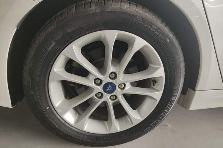 Used Ford Mondeo 2020 EcoBoost 180 Stylish Model Right Rear Wheel Hub
