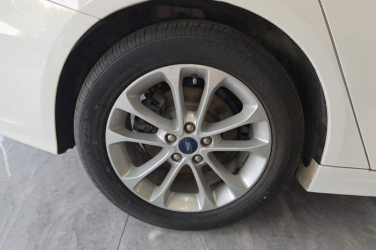 Used Ford Mondeo 2020 EcoBoost 180 Stylish Model Right Rear Wheel Hub