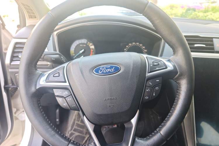 Used Ford Mondeo 2020 EcoBoost 180 Stylish Model Steering Wheel