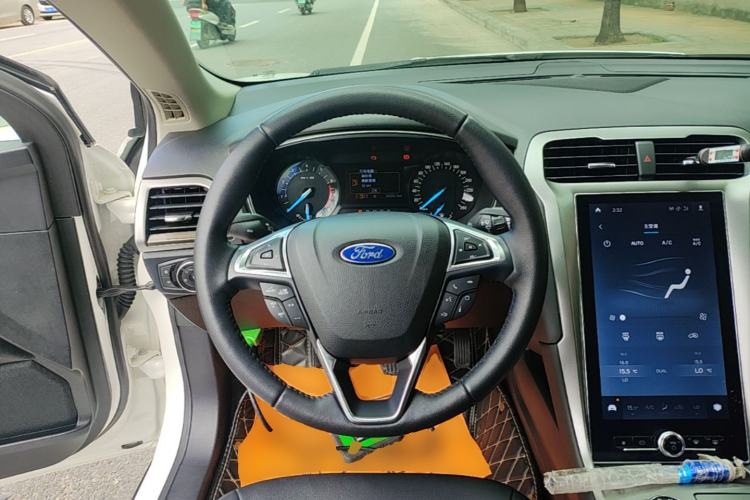 Used Ford Mondeo 2020 EcoBoost 180 Stylish Model Steering Wheel