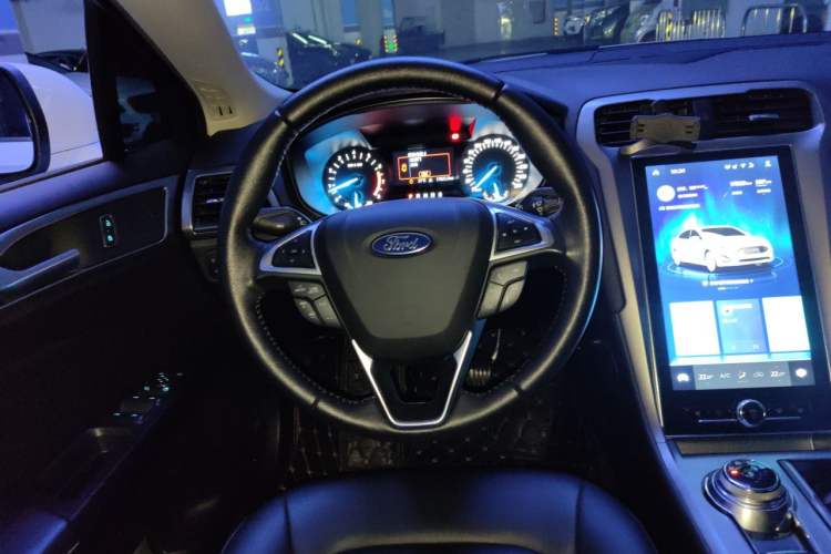 Used Ford Mondeo 2020 EcoBoost 180 Luxury Model Steering Wheel