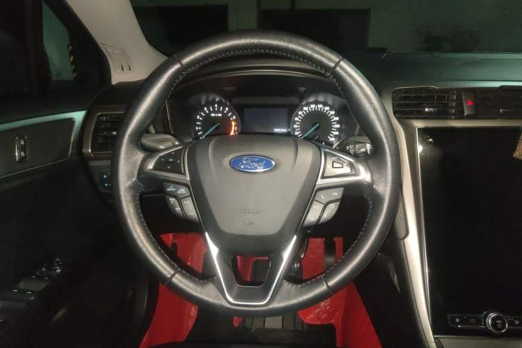 Used Ford Mondeo 2020 EcoBoost 180 Stylish Model Steering Wheel