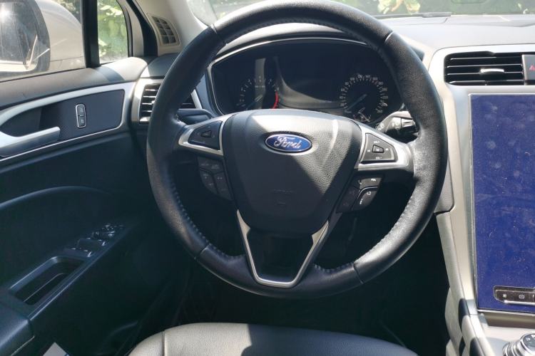 Used Ford Mondeo 2020 EcoBoost 180 Luxury Model Steering Wheel