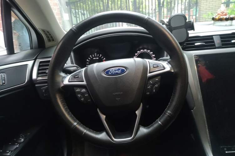 Used Ford Mondeo 2020 EcoBoost 180 Stylish Model Steering Wheel