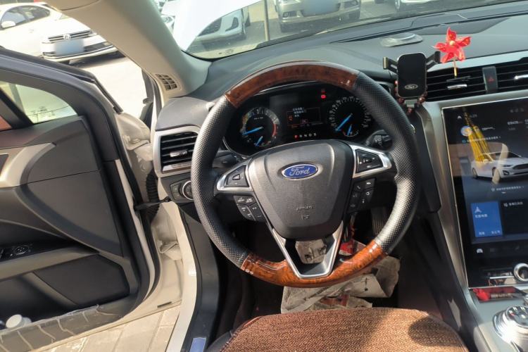 Used Ford Mondeo 2020 EcoBoost 180 Stylish Model Steering Wheel