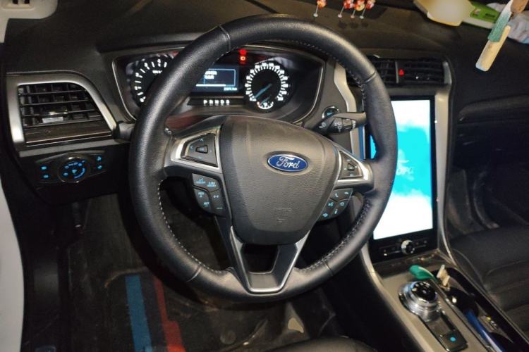 Used Ford Mondeo 2020 EcoBoost 180 Stylish Model Steering Wheel