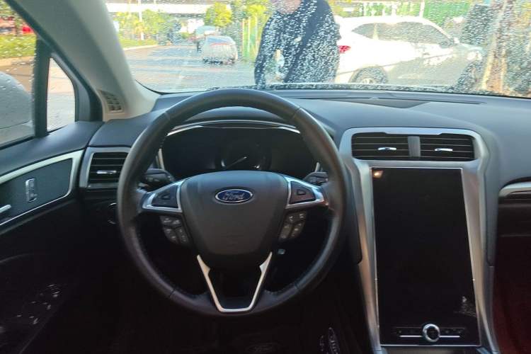 Used Ford Mondeo 2020 EcoBoost 200 Luxury Model Steering Wheel