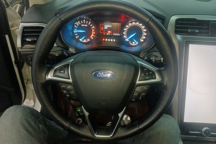 Used Ford Mondeo 2020 EcoBoost 180 Stylish Model Steering Wheel