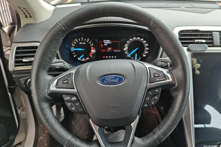 Used Ford Mondeo 2020 EcoBoost 180 Stylish Model Steering Wheel