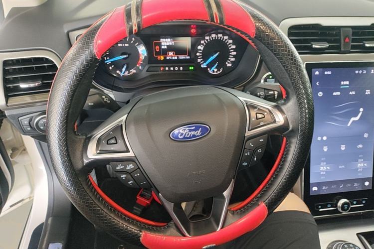 Used Ford Mondeo 2020 EcoBoost 180 Stylish Model Steering Wheel