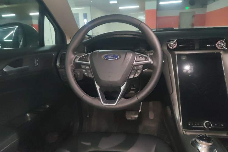 Used Ford Mondeo 2020 EcoBoost 180 Stylish Model Steering Wheel
