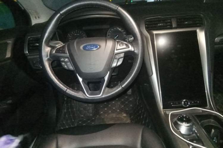 Used Ford Mondeo 2020 EcoBoost 180 Stylish Model Steering Wheel