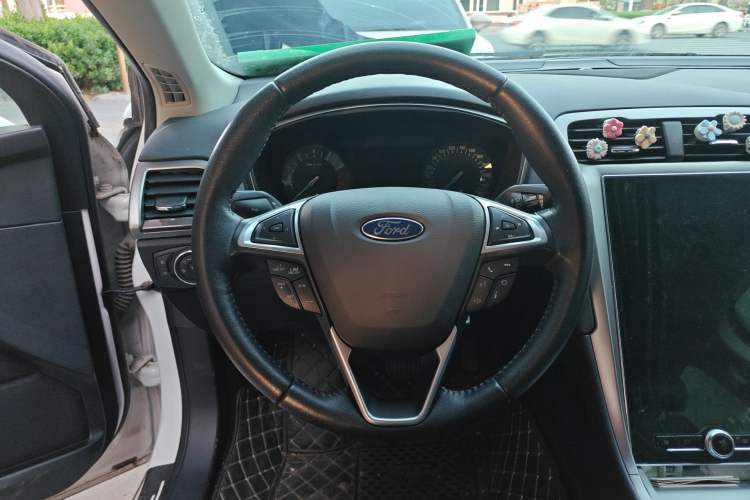 Used Ford Mondeo 2020 EcoBoost 180 Stylish Model Steering Wheel