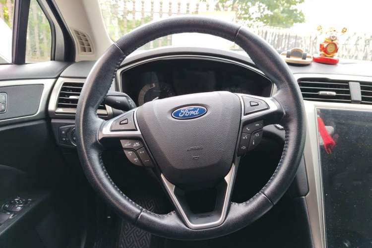 Used Ford Mondeo 2020 EcoBoost 180 Stylish Model Steering Wheel