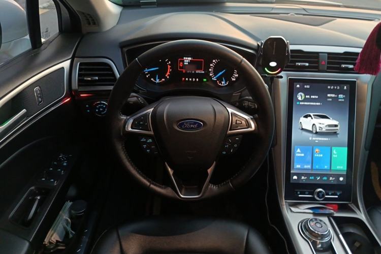 Used Ford Mondeo 2020 EcoBoost 180 Stylish Model Steering Wheel