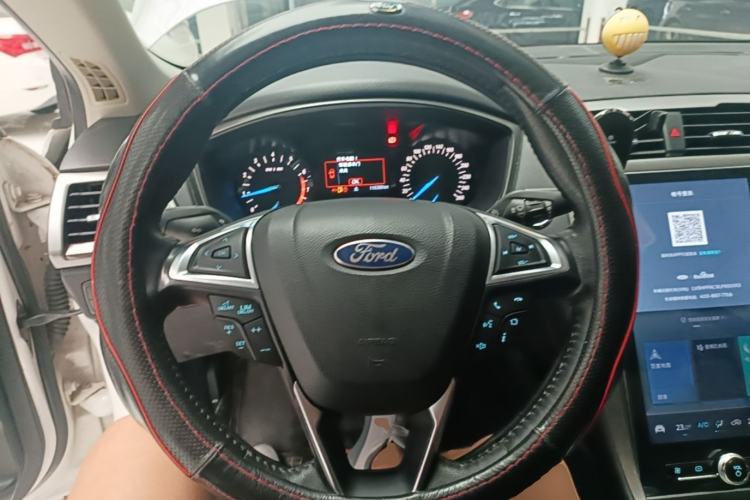 Used Ford Mondeo 2020 EcoBoost 200 Stylish Model Steering Wheel