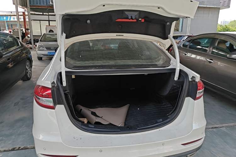 Used Ford Mondeo 2020 EcoBoost 180 Stylish Model Trunk