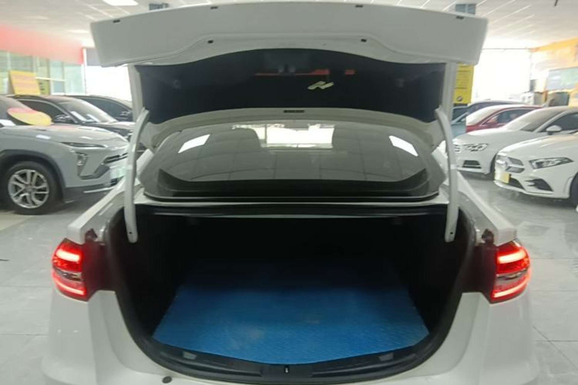 Used Ford Mondeo 2020 EcoBoost 180 Stylish Model Trunk