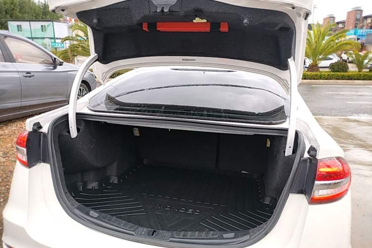 Used Ford Mondeo 2020 EcoBoost 180 Stylish Model Trunk